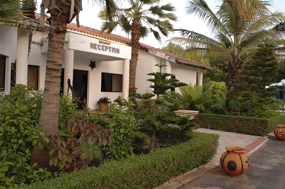 Hotel Laguna Beach Mbodiene Exterior photo