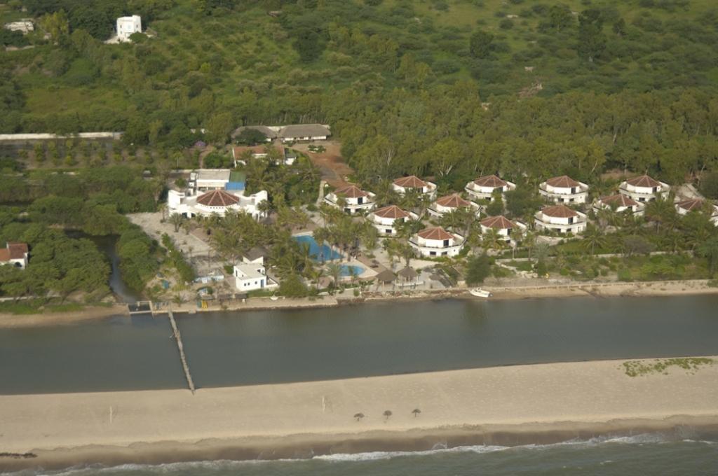 Hotel Laguna Beach Mbodiene Exterior photo