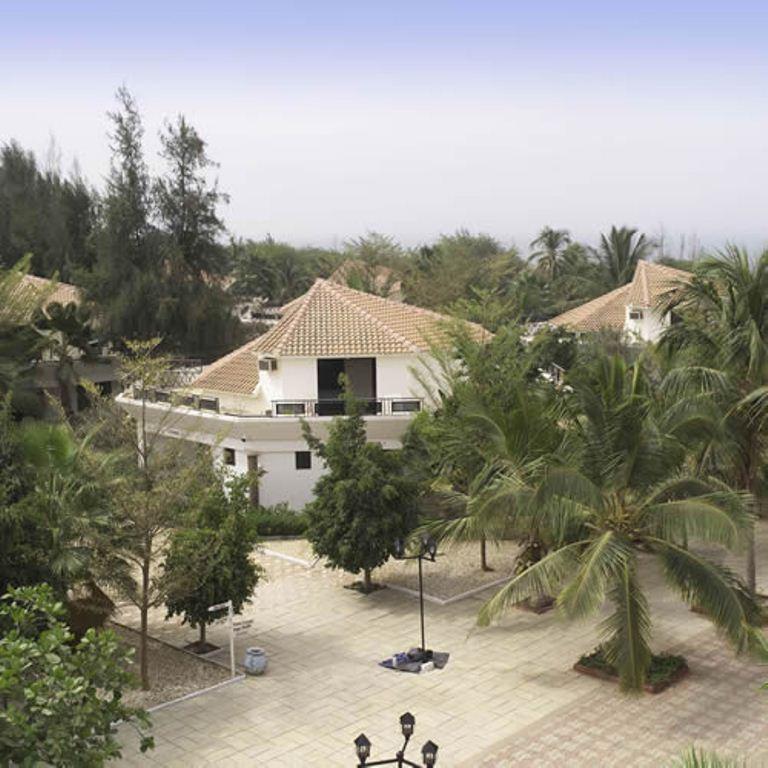 Hotel Laguna Beach Mbodiene Exterior photo